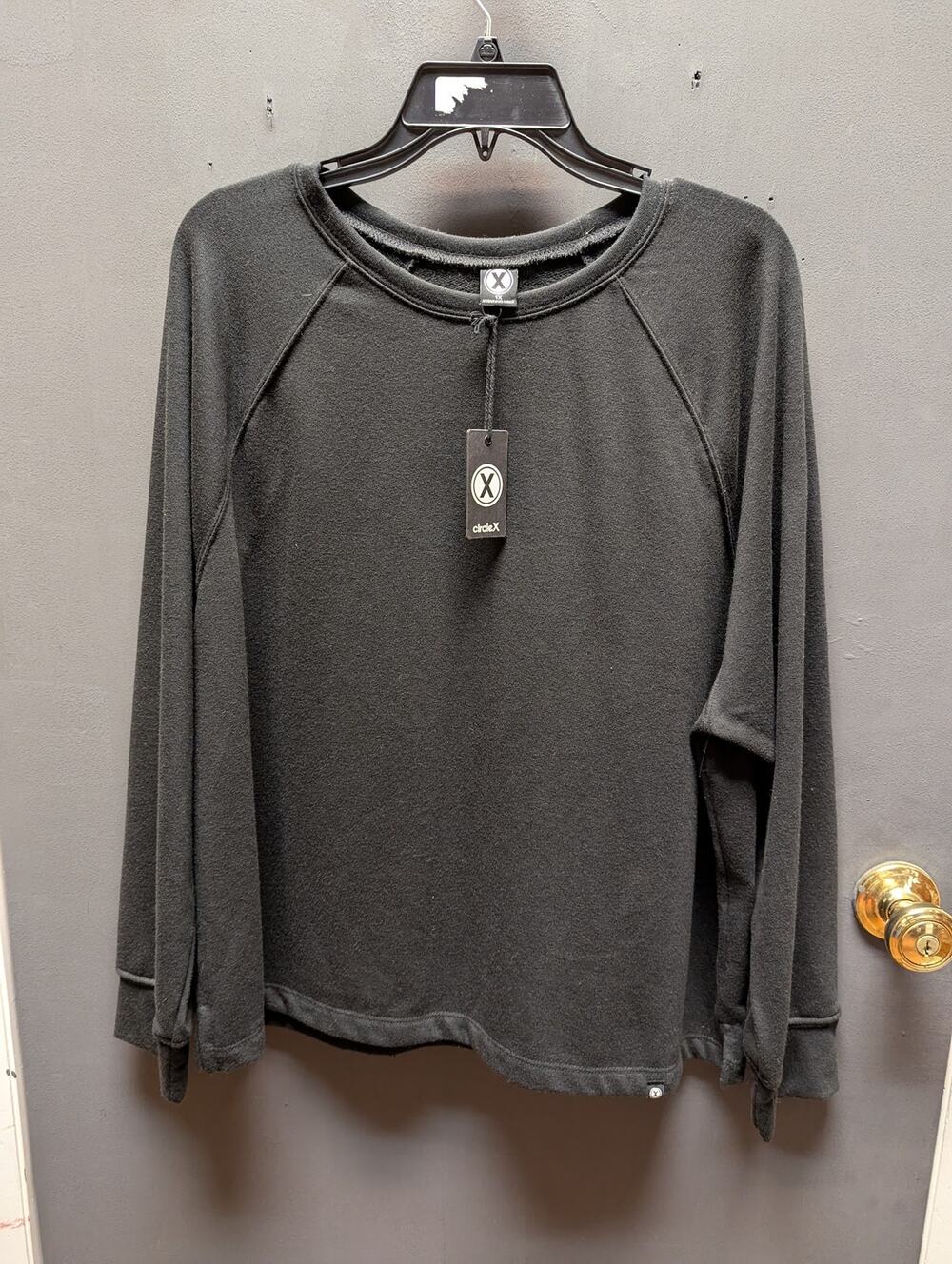 Circle X Size Womens 1X Gray long sleeve top sweatshirt NEW crew neck pullover